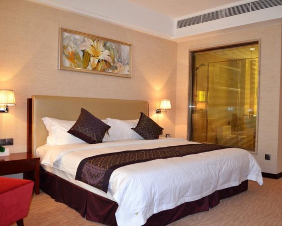 Wuhan Tianchimel Hotel Exterior photo